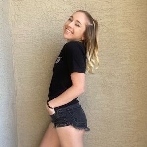 Meet your Posher, Karrie